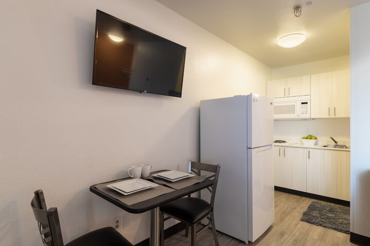 Room 15 of 16