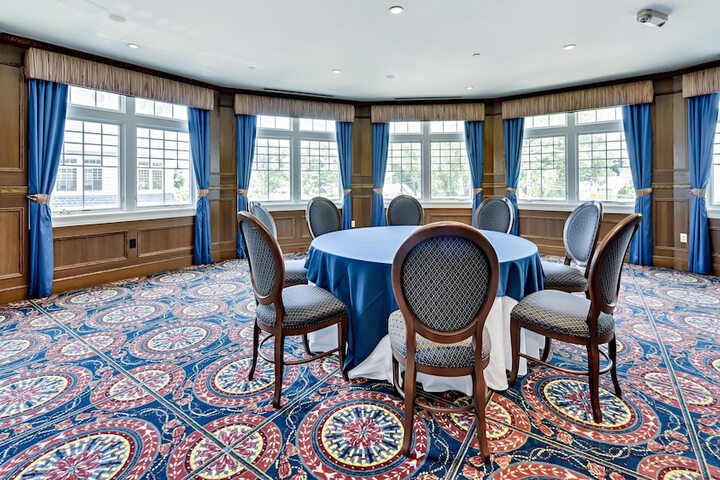 Madison Beach Hotel