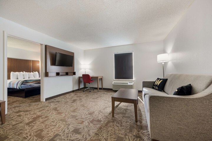 Room 15 of 34