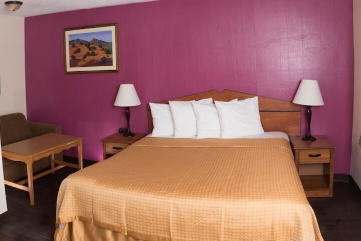 Room 16 of 33