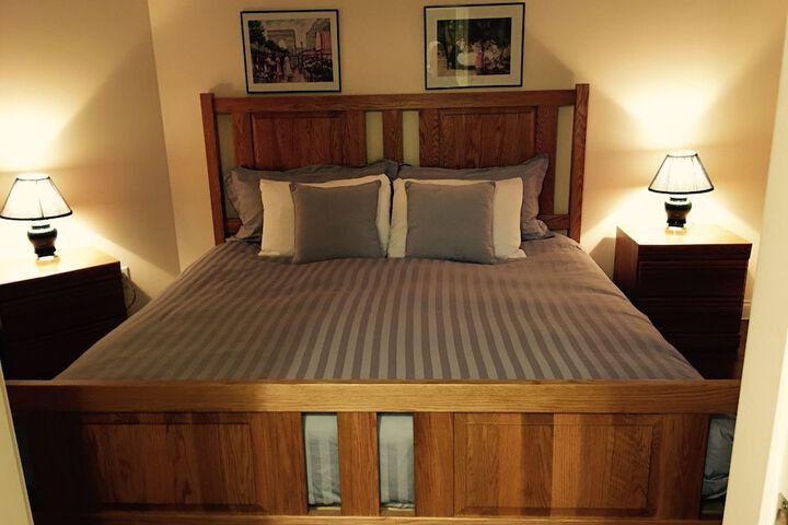 Room 8 of 12