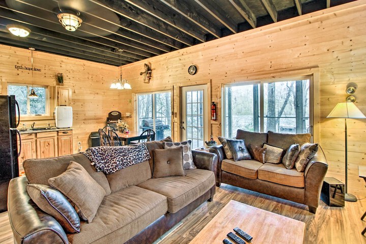 Secluded Santee River Island Retreat w / Dock!