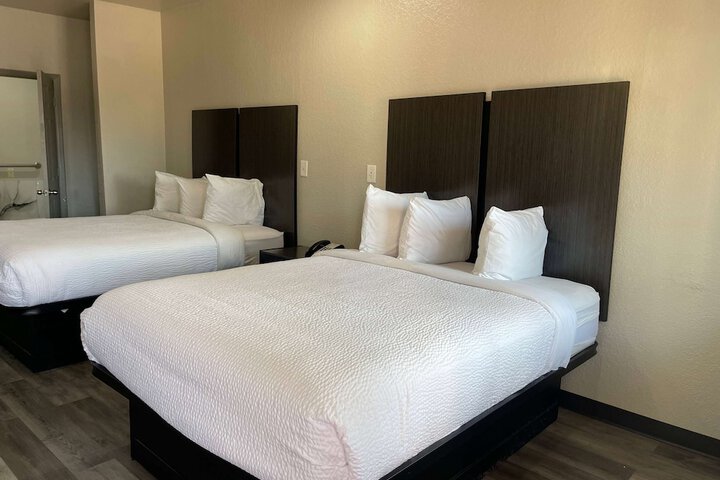 Days Inn by Wyndham Dickinson TX