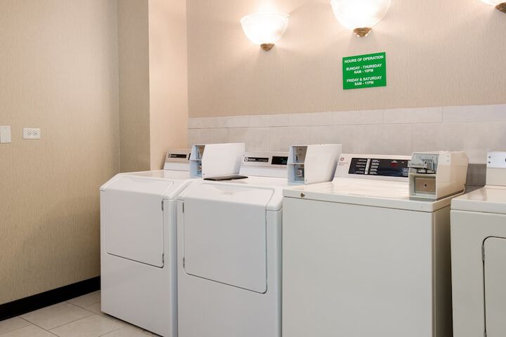 Holiday Inn Chicago Nw Crystal Lk Convention Center by IHG