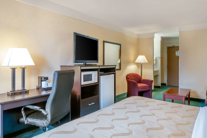 Room 26 of 107