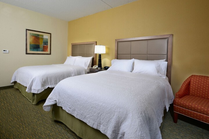 Hampton Inn Raleigh / Town of Wake Forest