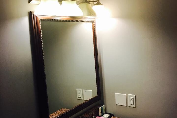 Room 32 of 90