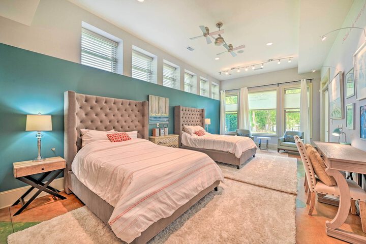 Upscale Family Home w / Dock on Lake Hartwell!