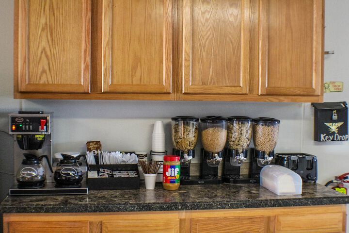 Breakfast/Coffee Service 40 of 40