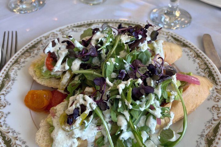 Breakfast/Coffee Service 100 of 128