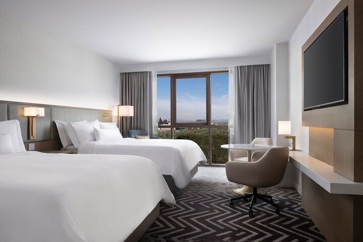 Room 30 of 103