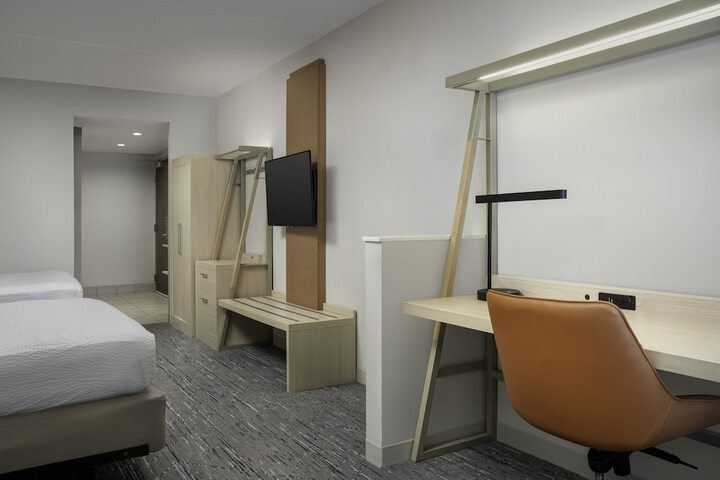 Holiday Inn Express & Suites Pittsburgh North Shore by IHG