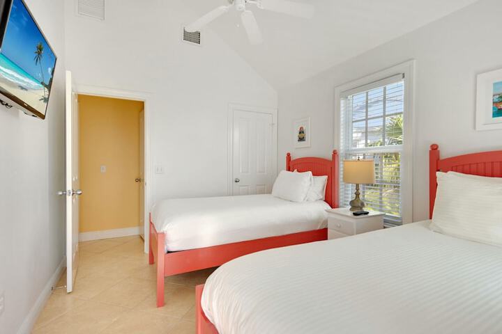 Tranquility Bay Beachfront Hotel and Resort