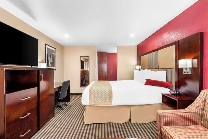 Room 15 of 33