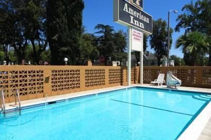 Pool 10 of 51