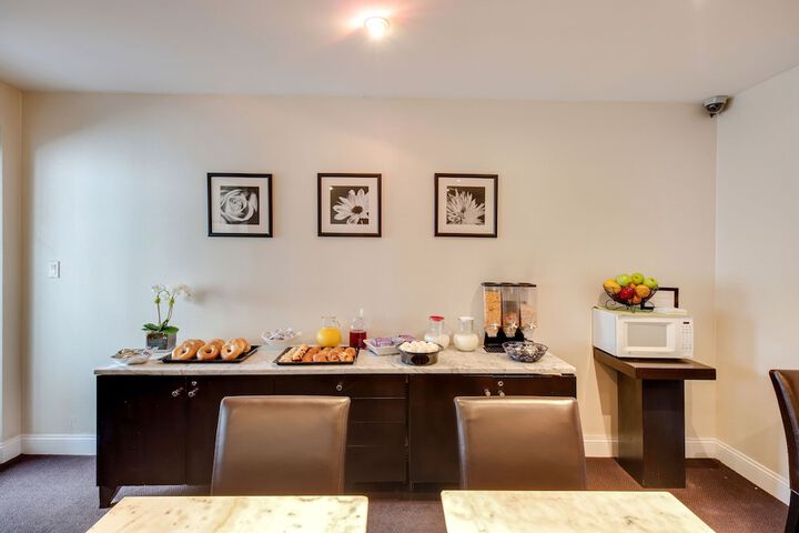 Breakfast/Coffee Service 28 of 30