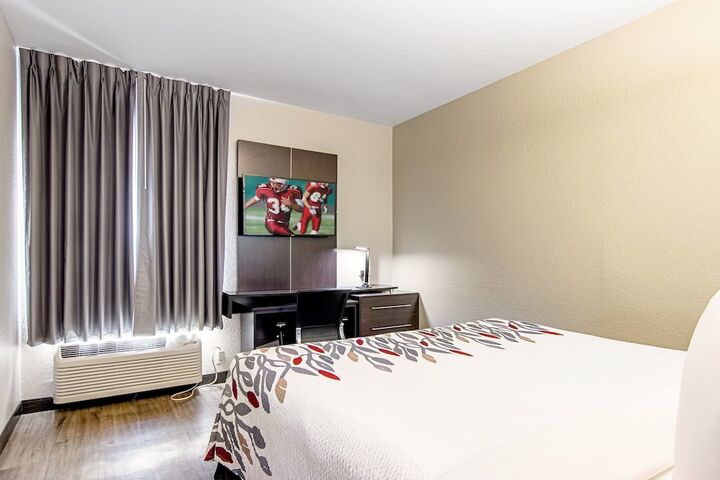 Room 9 of 25