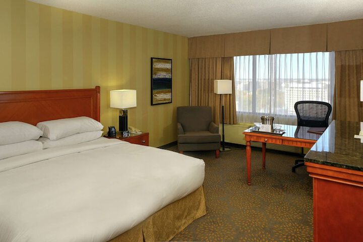 Room 32 of 84