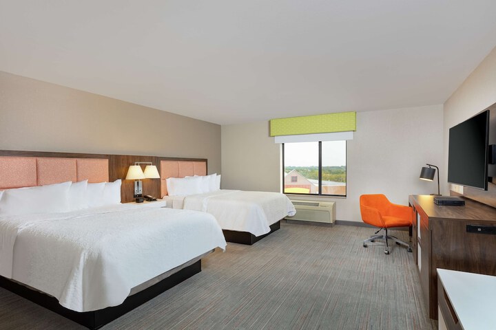Room 13 of 35