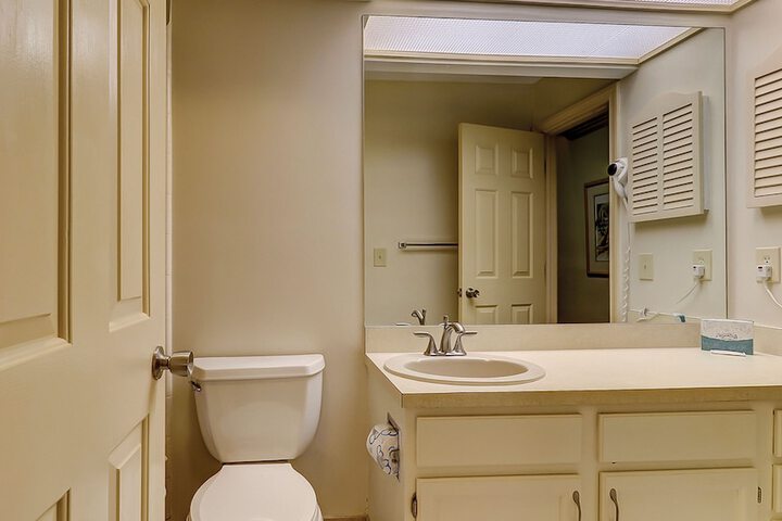 Room 72 of 121