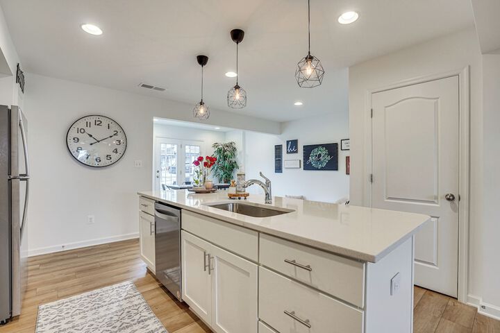 Great for Families! Townhome 9 Mi to Harpers Ferry