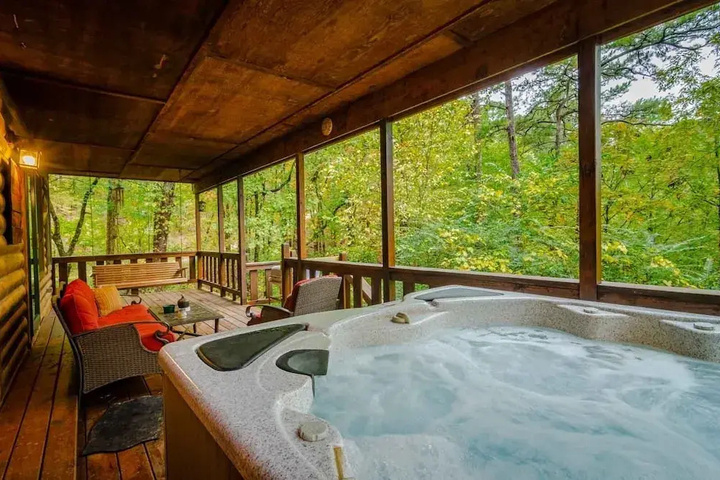 Crooked Pine Cabin With Swing and Hot Tub on the Deck by Redawning