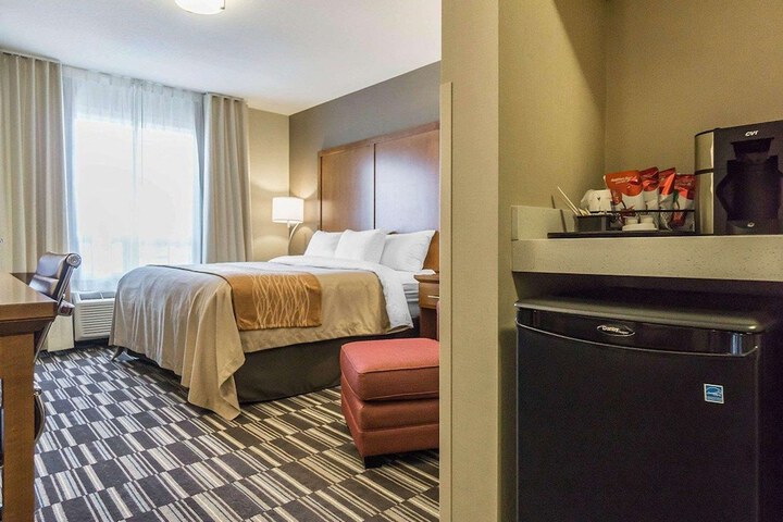 Comfort Inn & Suites Edmonton International Airport