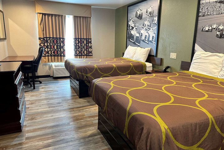 Room 9 of 16