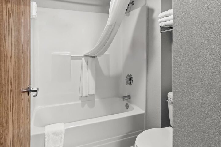 Quality Inn & Suites CVG Airport