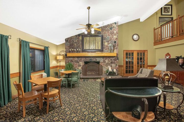 Hotel Interior 10 of 31