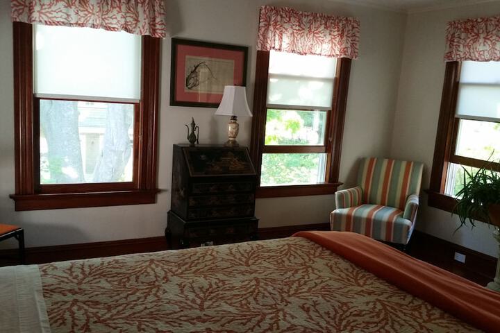 Room 16 of 29