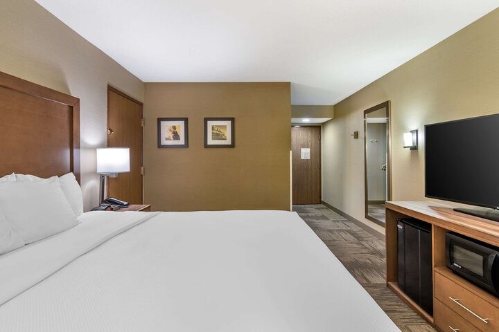 Room 43 of 54