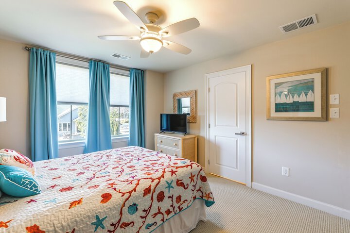 Swim Hike & Chill: Spacious Ocean View Townhome!