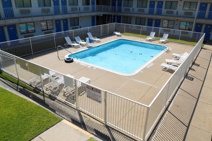 Pool 4 of 34