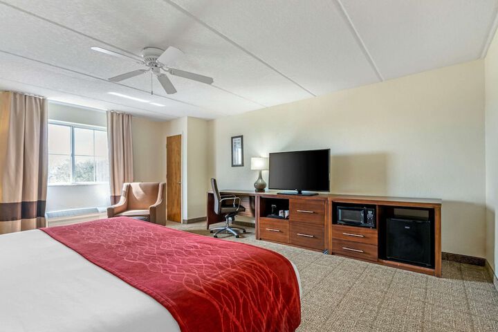 Room 52 of 71