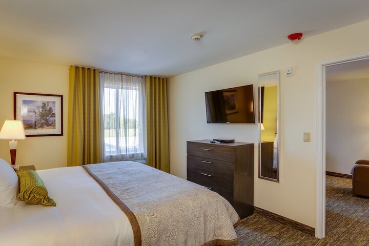 Candlewood Suites College Station at University by IHG