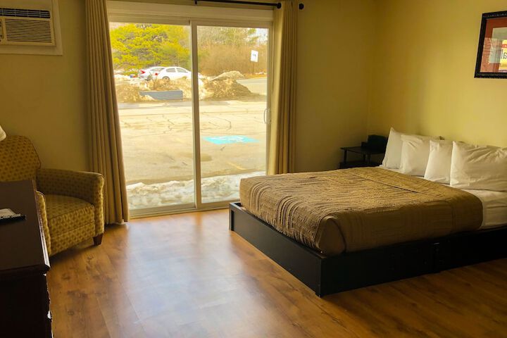 Room 73 of 79