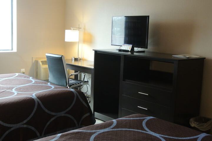 Room 14 of 32