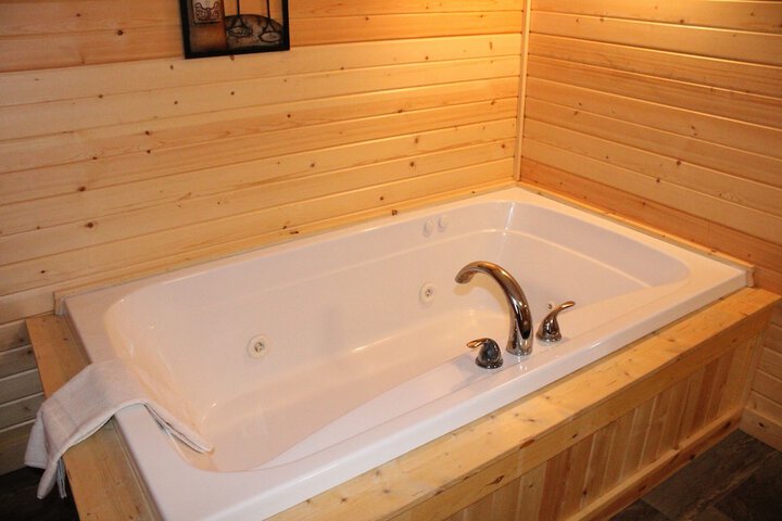 Hot Tub 323 of 374