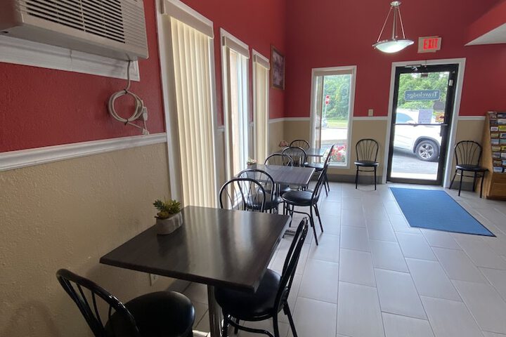 Travelodge by Wyndham La Porte / Michigan City Area