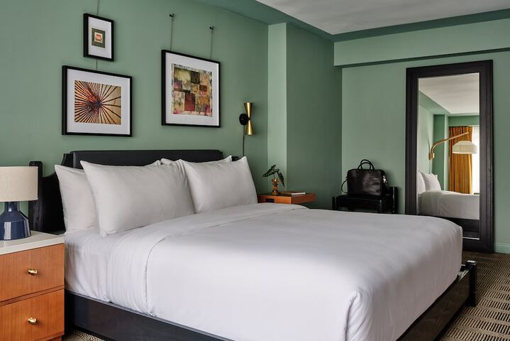 Room 18 of 52