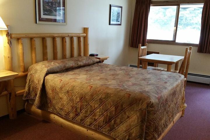 Yellowhead Motel