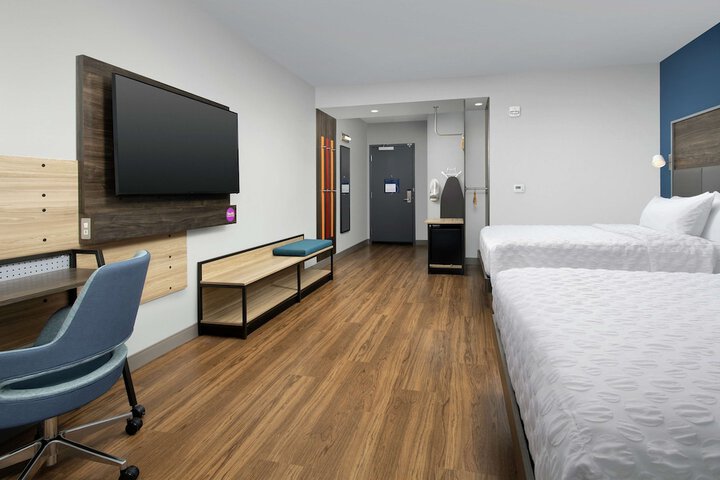 Room 19 of 48