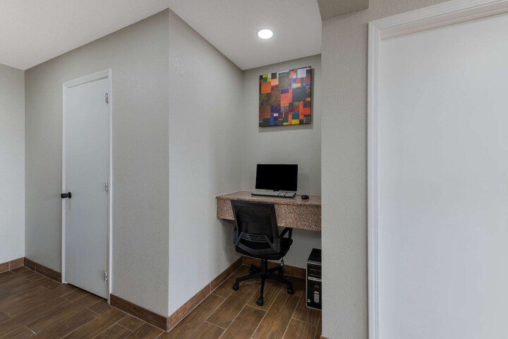 Business Center 42 of 42
