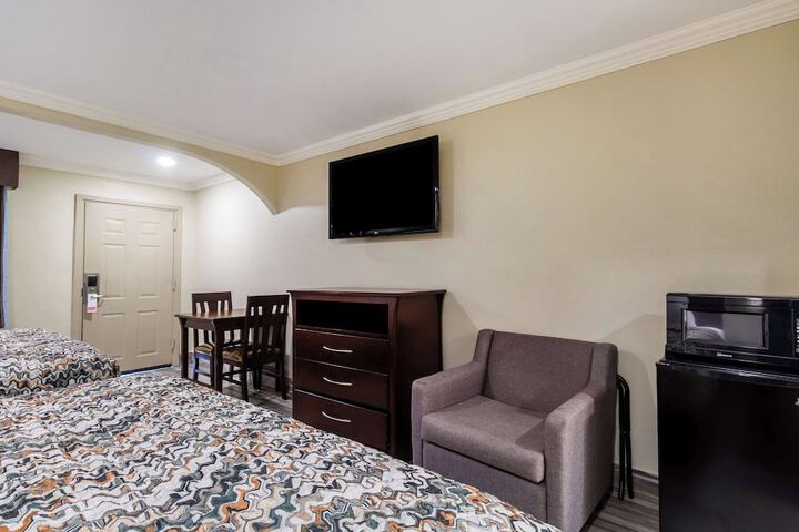 Room 20 of 34
