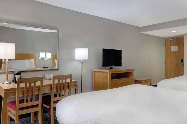 Room 17 of 37