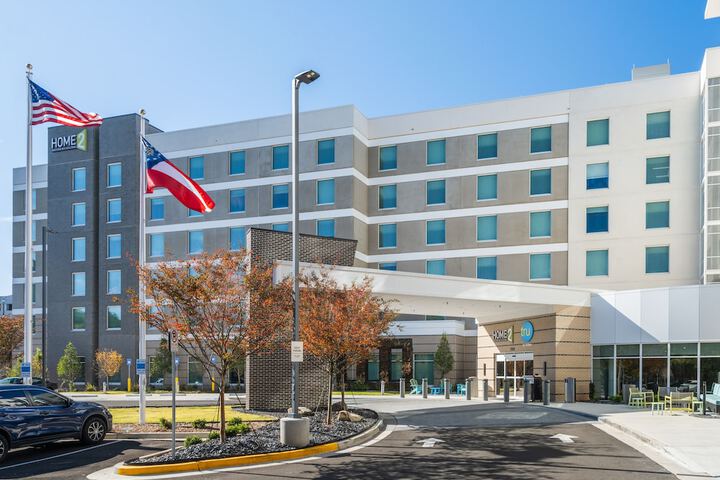 Home2 Suites by Hilton Atlanta Airport College Park