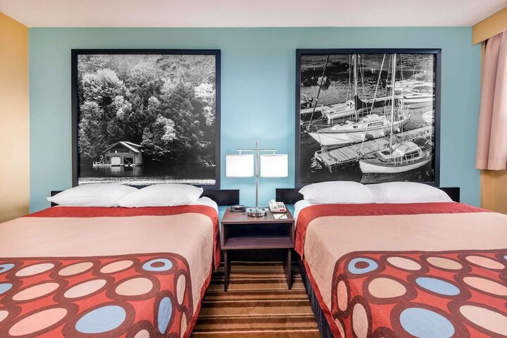 Room 14 of 32