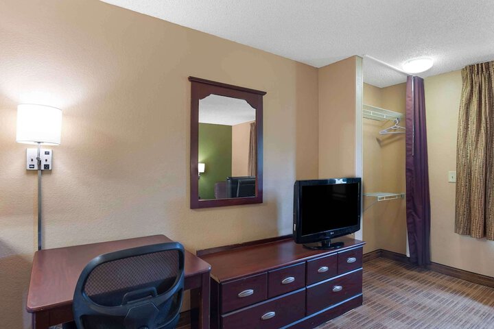 Room 19 of 27
