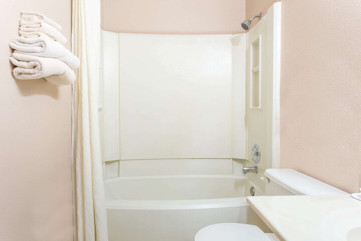 Room 3 of 15